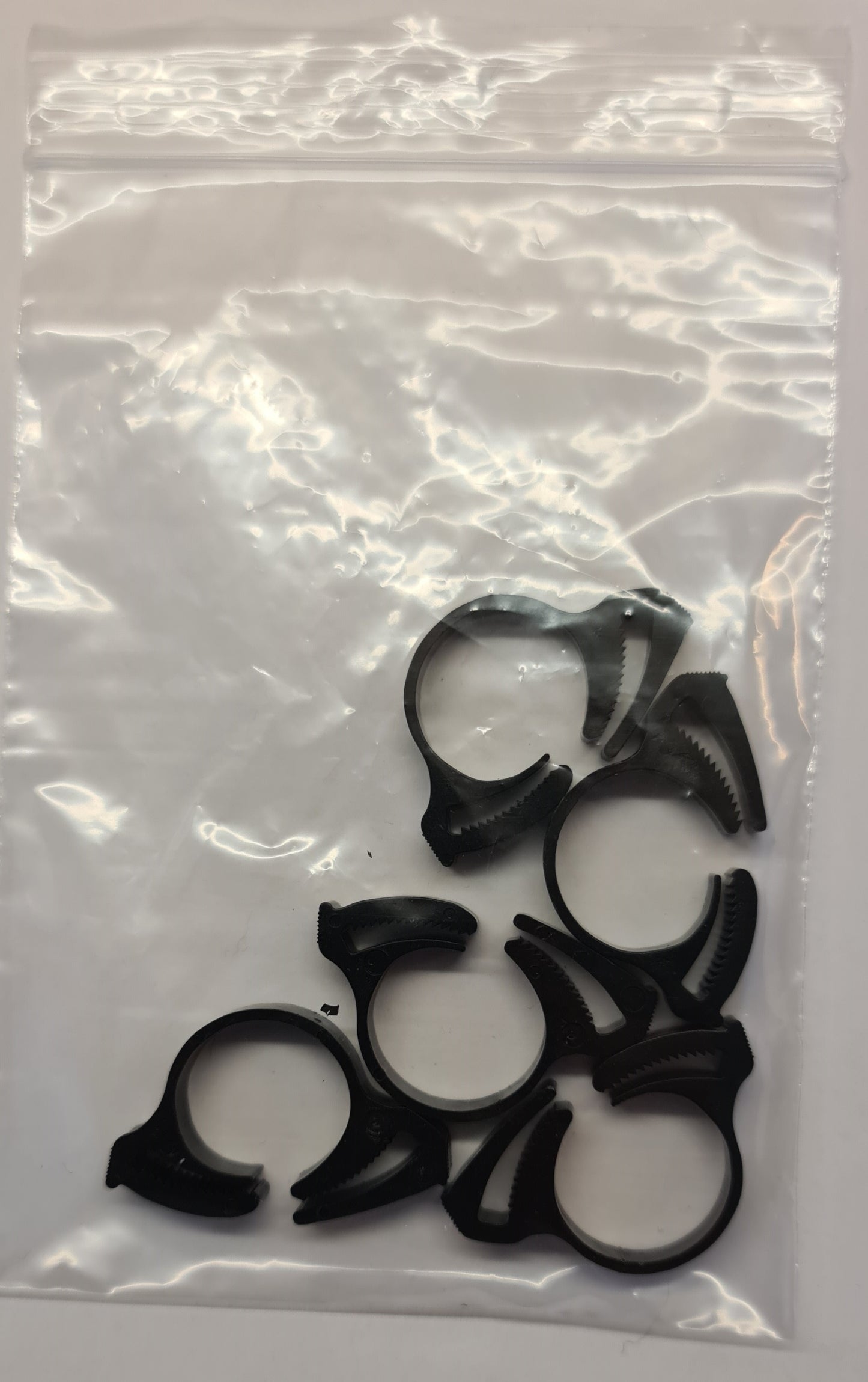 AQUARIUM / POND PLASTIC HOSE PIPE CLIPS