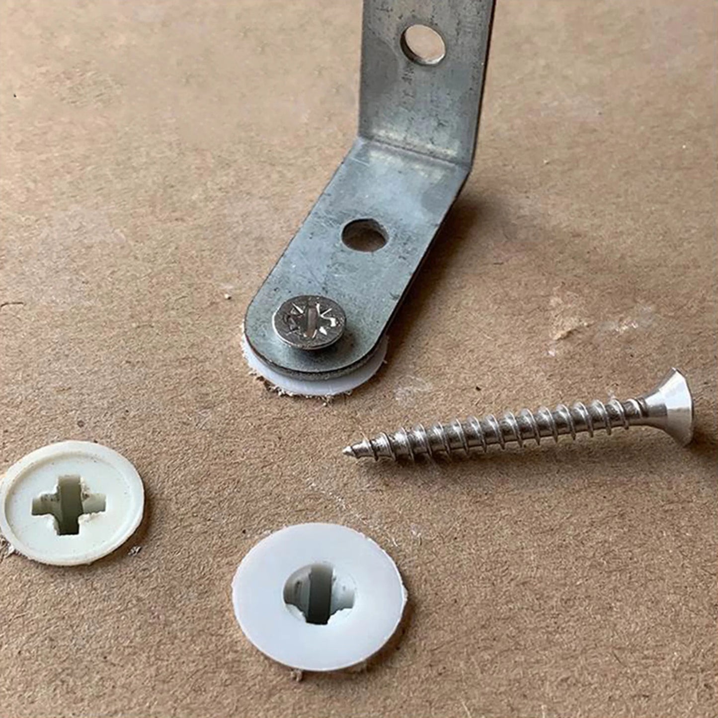 66 x PLASTERBOARD / DRYWALL FIXINGS